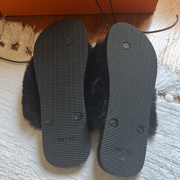 Alexis - Plush Fur flip flops - Picture 5 of 7